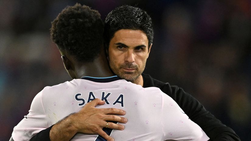 Bukayo Saka and Mikel Arteta (©AFP)