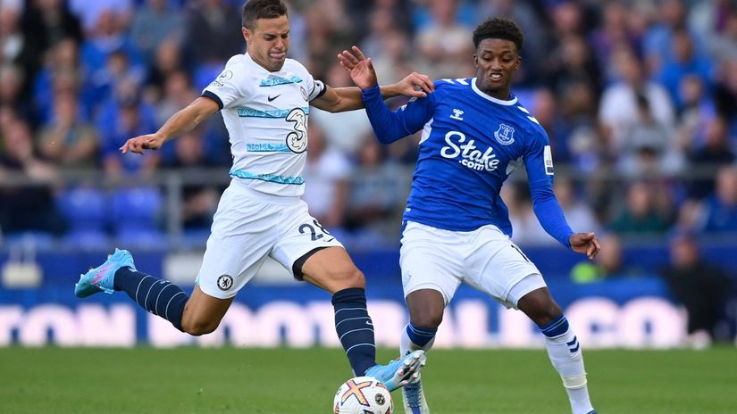 Azpi in action against Everton (©REUTERS/Toby Melville )