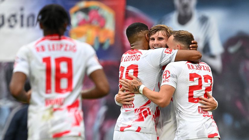 Werner celebrates with teammates (©Stuart Franklin/Getty Images)