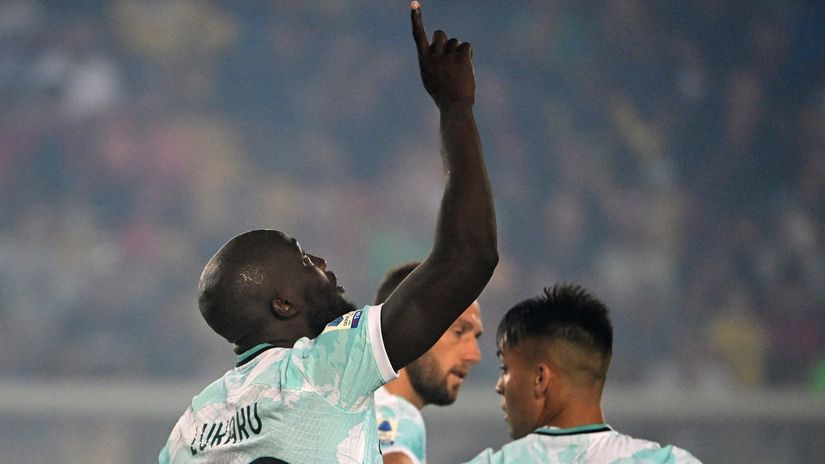 Big Rom is back and it took him only two minutes to make a statement