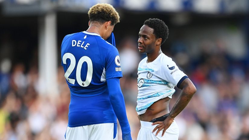Dele talks to Sterling in the aftermath of the Everton vs Chelsea tie (©Michael Regan/Getty Images)