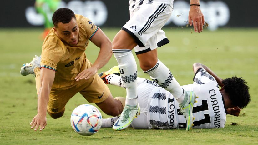 Dest against Juventus in the preseason (©Ron Jenkins/Getty Images)