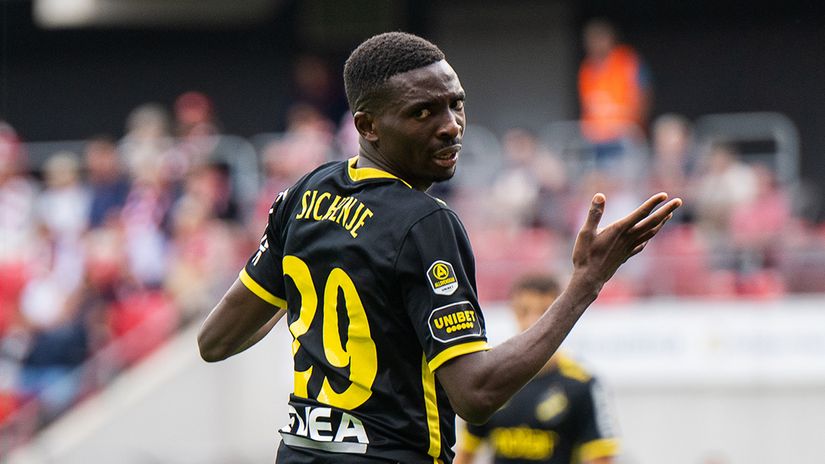 Collins Sichenje © @Unicoach_se