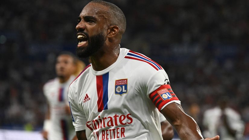 Lacazette celebrates after scoring the winner in the maiden game of the season (©AFP)