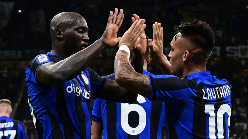 Reunited! Romelu Lukaku and Lautaro Martinez (©AFP)
