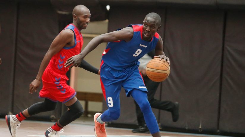 MAB (in blue) in past action against Snipers © Mozzart Sport 