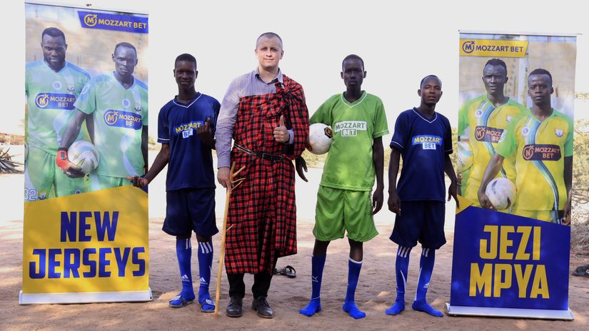 Mozzart Bet spreads more smiles in Turkana, kits local football side