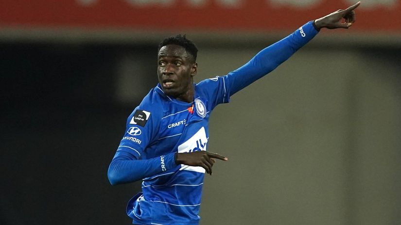 KAA Gent coach tears into Okumu after 'unacceptable' red card
