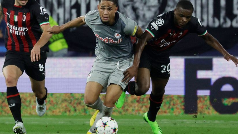 Okafor runs past Tomori before the opener (©Gallo images)