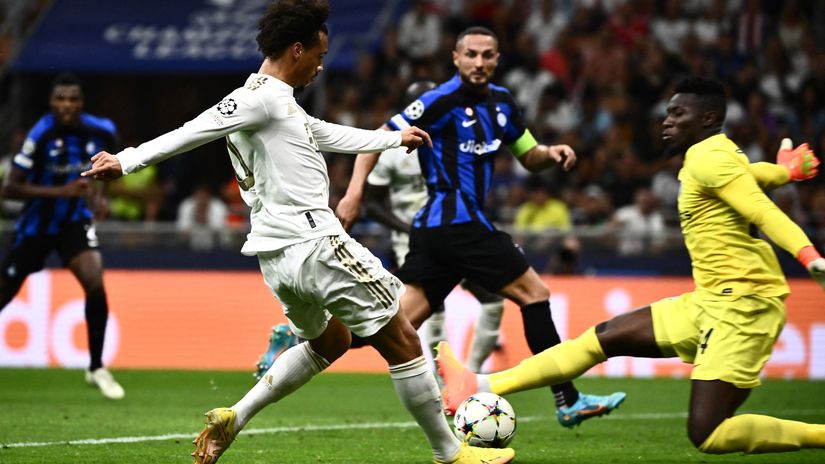 Leroy Sane scores past Andre Onana to give Bayern the lead (©AFP)