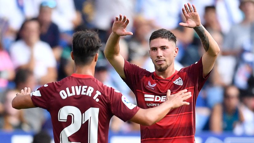 Man of the match Jose Angel Carmona (©AFP)