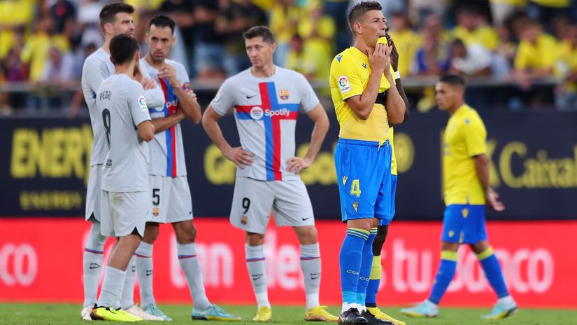 Ruben Alcaraz of Cadiz CF reacts as there is a medical emergency inside the stadium  (©Fran Santiago/Getty Images)