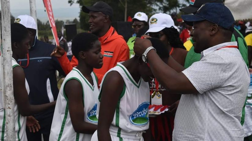 Buruburu Girls being awarded © Courtesy 