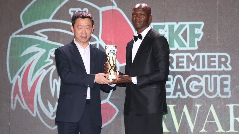 James Saruni receiving the Golden Glove Award© Courtesy 