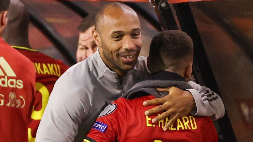 Thierry Henry with Belgian captain Eden Hazard (©AFP)