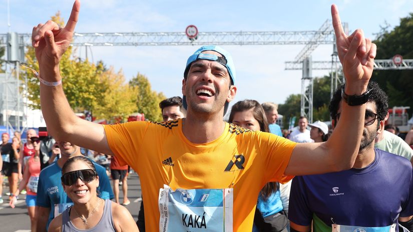 Kaka in the finish-line of the Berlin marathon on Sunday afternoon (©Alexander Hassenstein/Getty Images)