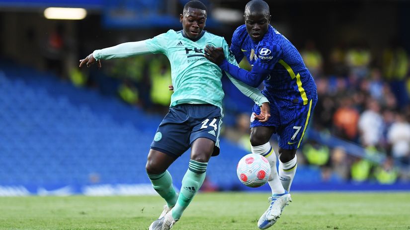 Kante in action for Chelsea against Leicester (© Mike Hewitt/Getty Images)