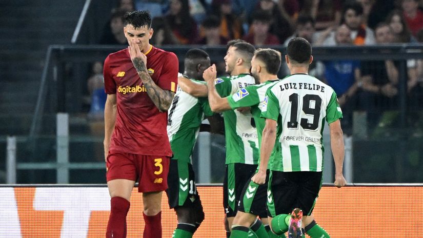 EUROPA LEAGUE: Late disappointment for Mourinho's Wolfess