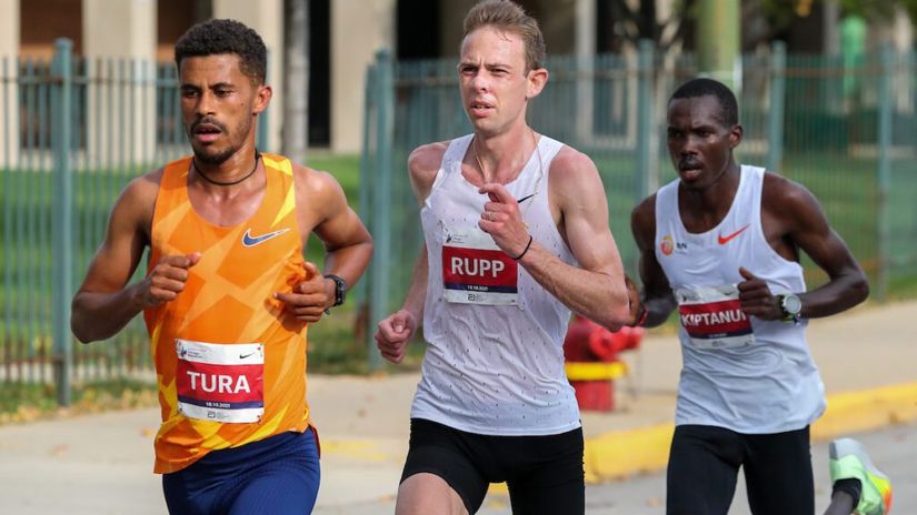 Seifu Tura, Galen Rupp and Eric Kiptanui at the 2021 Chicago Marathon © Courtesy 