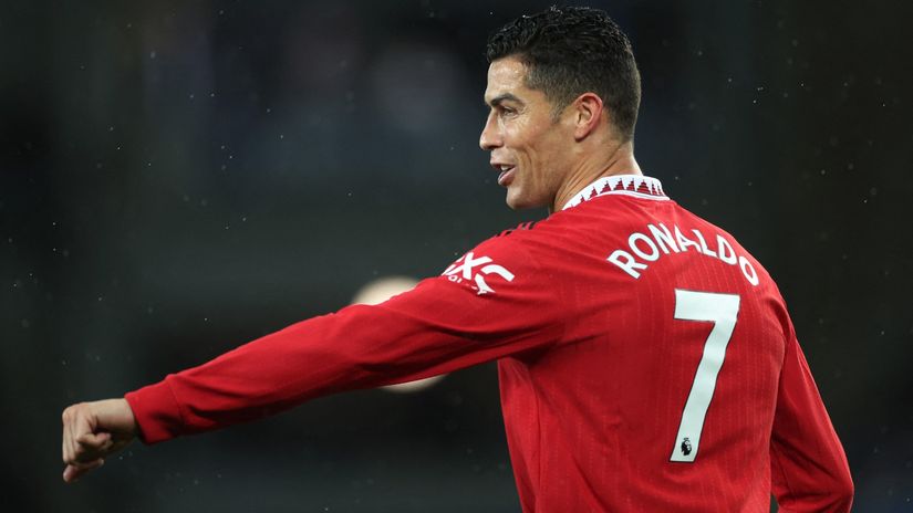 Ronaldo's 700th goal in club football enough for win in Liverpool