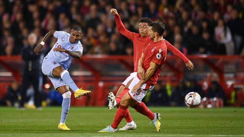 Ashley Young scores at City Ground (©Michael Regan/Getty Images)