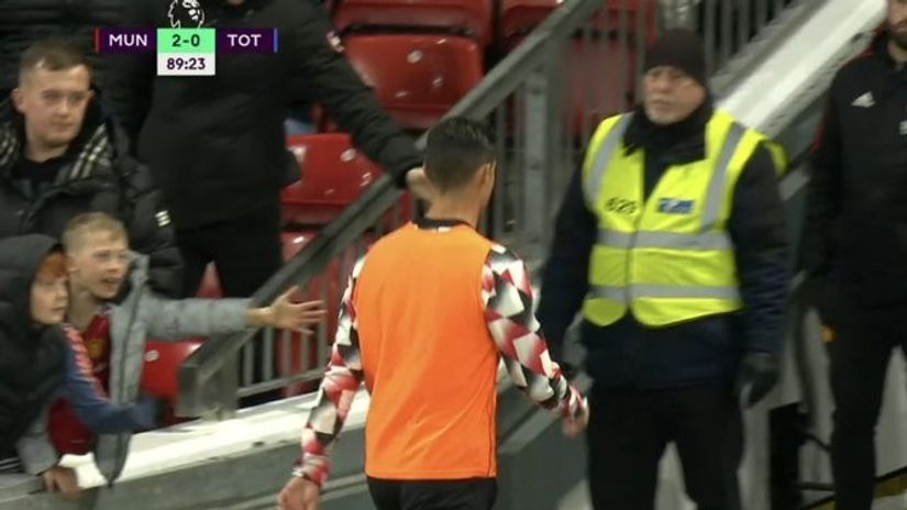 Do you get it now why no one wants this guy in their team?