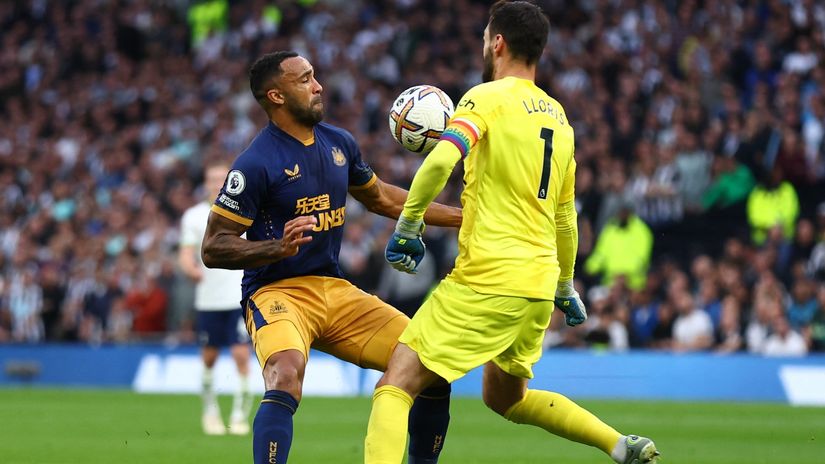 Toon is for real: Lloris' blunder and Almiron's solo effort enough for the win against Spurs