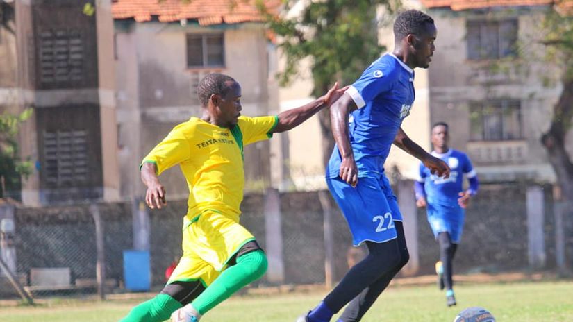 Felix Oluoch (R) © Bandari