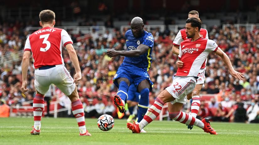 Arsenal's loanee Pablo Mari is stubbed in a shopping mall in Italy