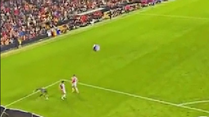 Valverde's balcony-bound ball 