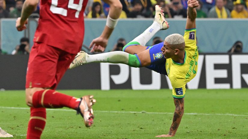 Richarlison scoring a worldie (©AFP)