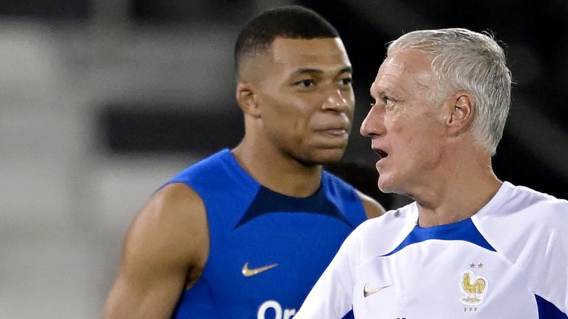 Deschamps still to make the decision on Mbappe (©AFP)