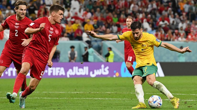 Leckie knocks it for the win (©Claudio Villa/Getty Images)