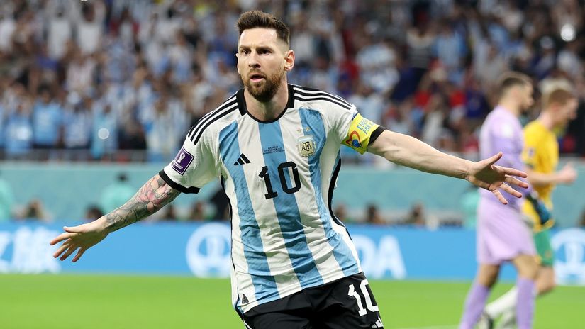 Messi celebrates after scoring the opener (© Francois Nel/Getty Images)