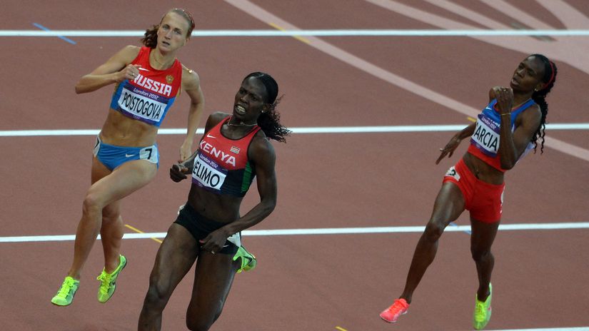 Russia's Ekaterina Poistogova, Kenya's Pamela Jelimo and Colombia's Rosibel García compete in the women's 800 semifinals in 2012 © AFP
