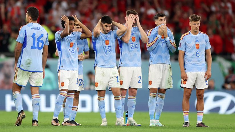 Spaniards in despair against Morocco (©Catherine Ivill/Getty Images)
