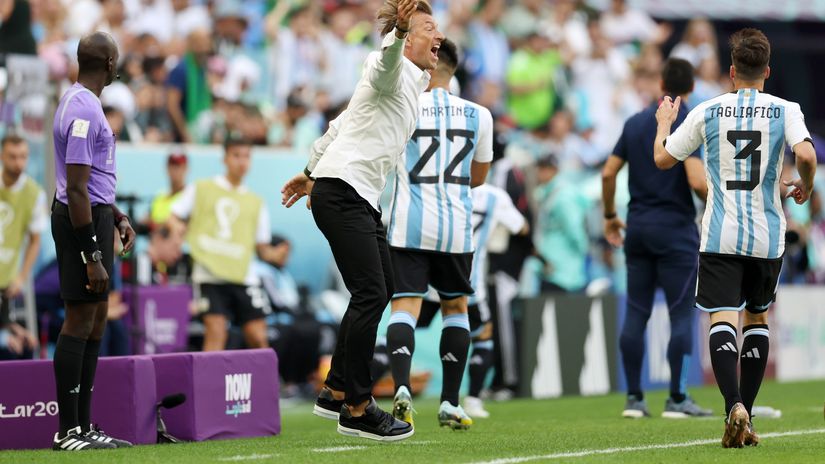 Renard reacts during the match against Argentina (©Clive Brunskill/Getty Images)