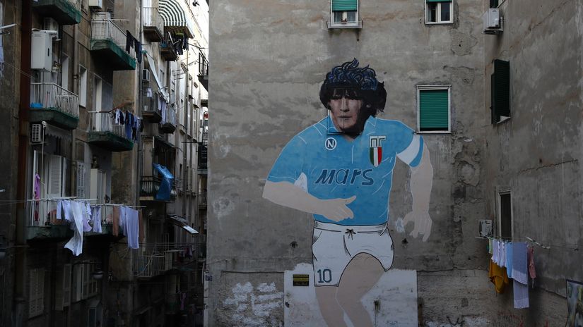 Street art showing ex Napoli player Diego Maradona in the city of Naples (©Michael Steele/Getty Images)