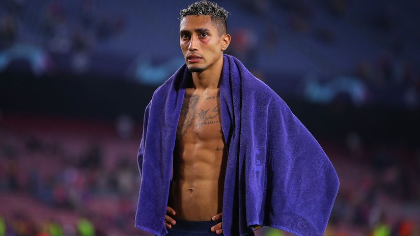 Spanish media: Raphinha is underachieving at Barca, the club expected more