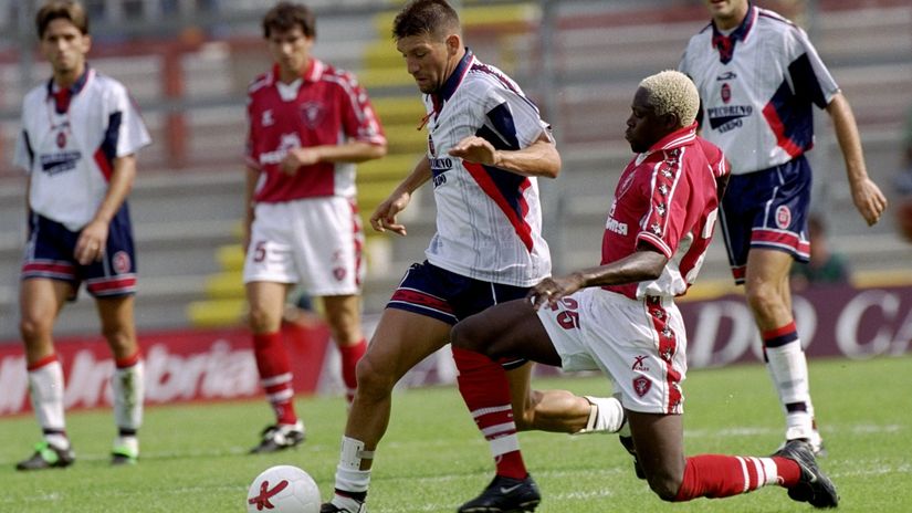 O'Neill in action for Cagliari against Ibrahim Ba of Peruggia back in 1999 (©ClaudioVilla /Allsport)