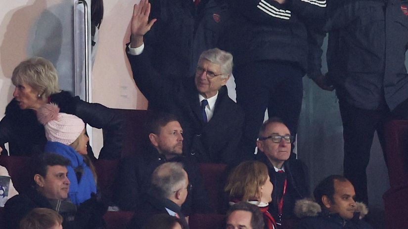 Former Arsenal manager Arsene Wenger in the stands (©REUTERS/David Klein)