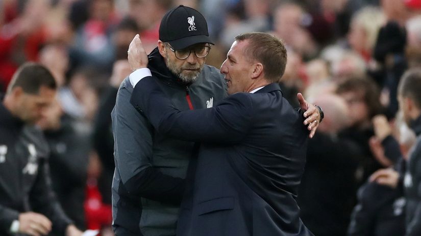Klopp and Rodgers hug (©Reuters/Carl Recine)