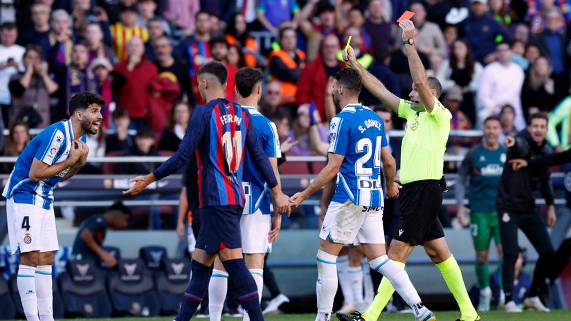 Red cards marked this Catalan clash (©Gallo Images)