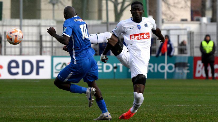 Moment of madness from Bailly (©AFP)