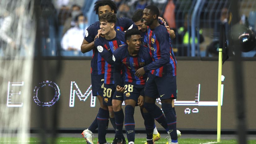 Barca players celebrate in Riyadh (©Yasser Bakhsh/Getty Images)