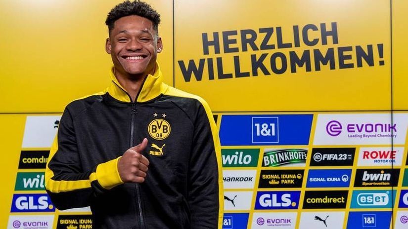 The second-most expensive kid ever lands at Dortmund