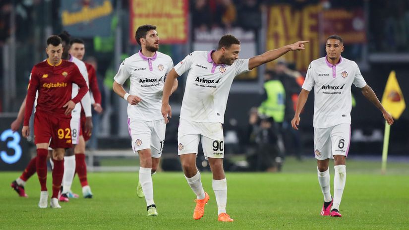 Dessers of Cremonese celebrates after scoring against Roma (©Paolo Bruno/Getty Images)