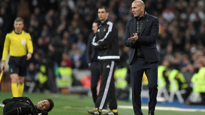 Zidane, with Neymar on the ground during one of their previous encounters (©GABRIEL BOUYS/AFP)