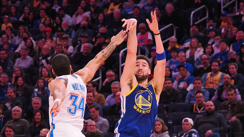 A shooting clinic in San Francisco - courtesy of the remaining Splash Brother