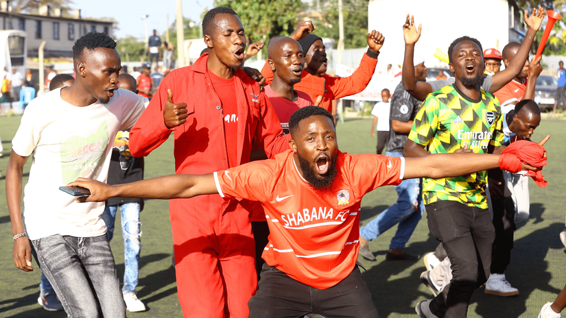 Shabana fans celebrate after a previous match (© SportPicha))
